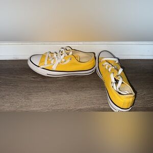 Yellow converse